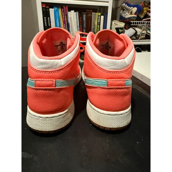 Nike Air Jordan 1 Mid Crimson Pulse Size 7y/W8.5 - 555112-814 - Picture 4 of 8